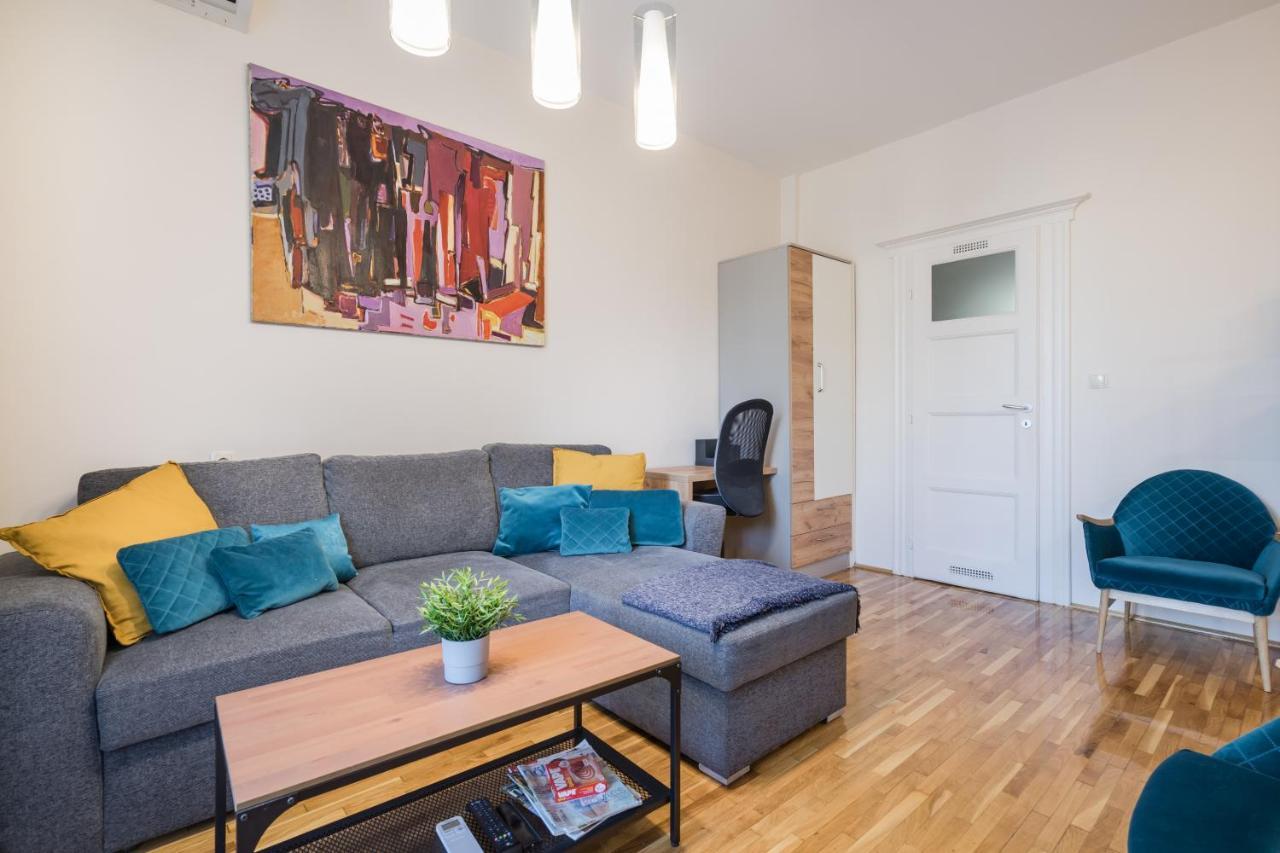 Bpr Blue Paradise Apartment With A/C Budapeste Exterior foto