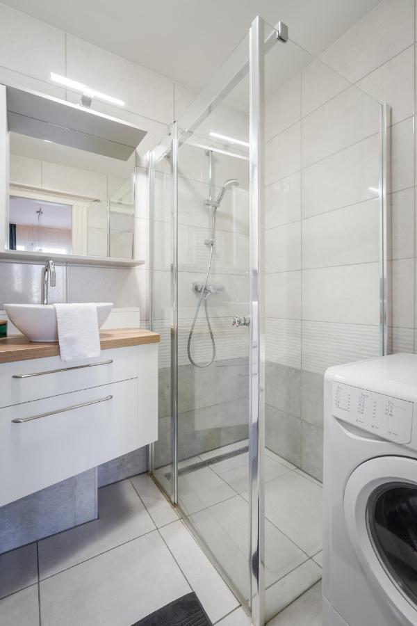 Bpr Blue Paradise Apartment With A/C Budapeste Exterior foto